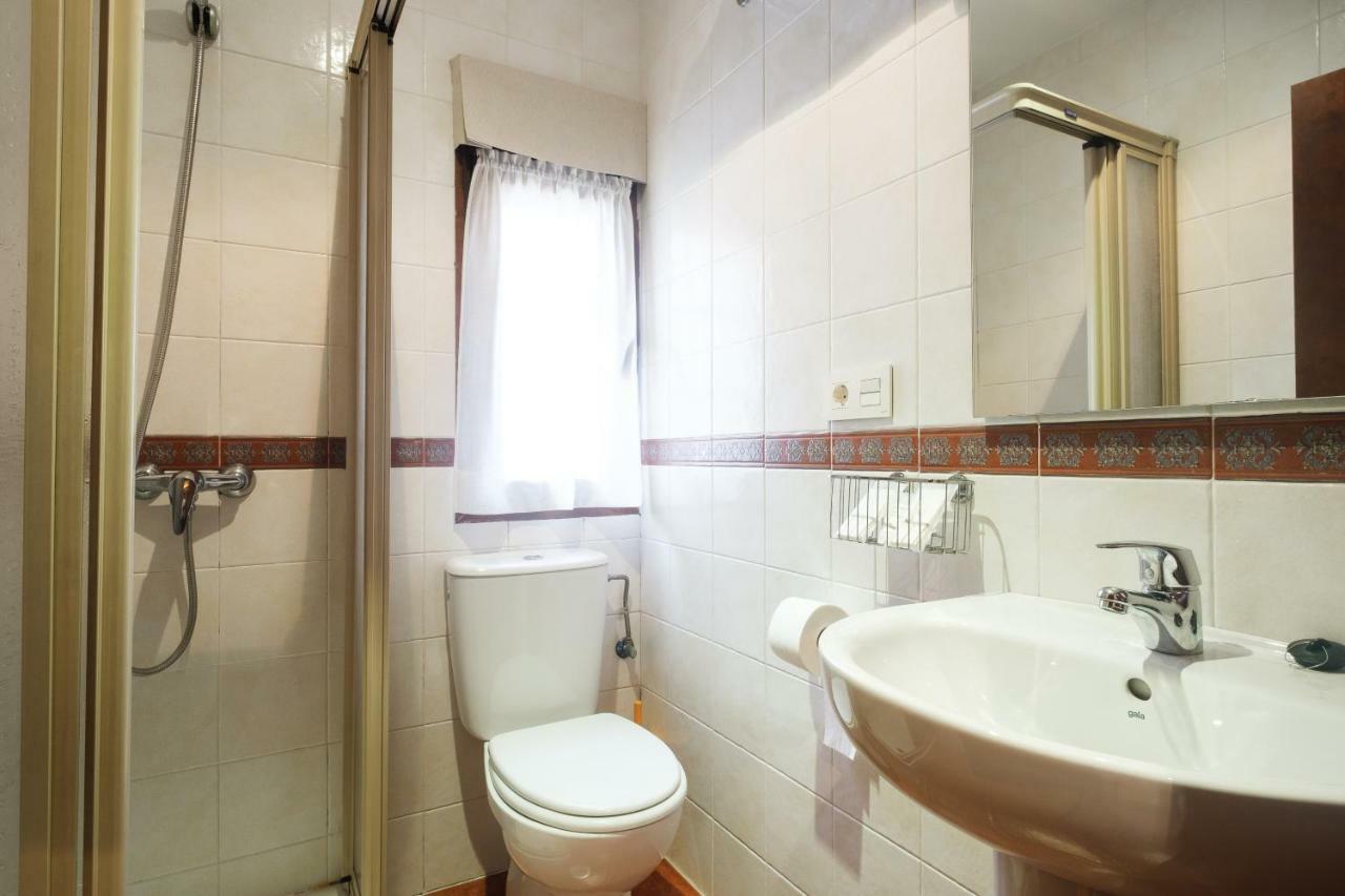 Apartamentos De Herminia Manzaneda  エクステリア 写真
