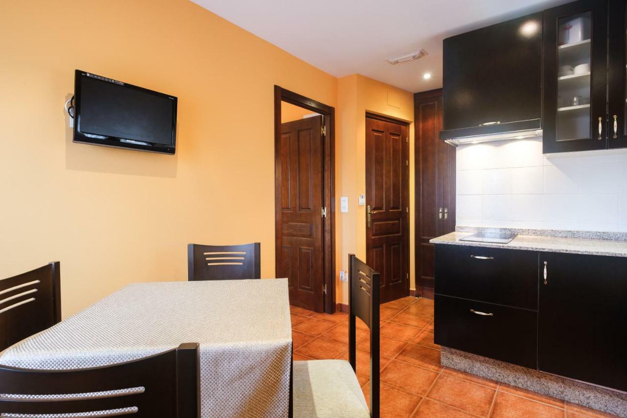 Apartamentos De Herminia Manzaneda  エクステリア 写真