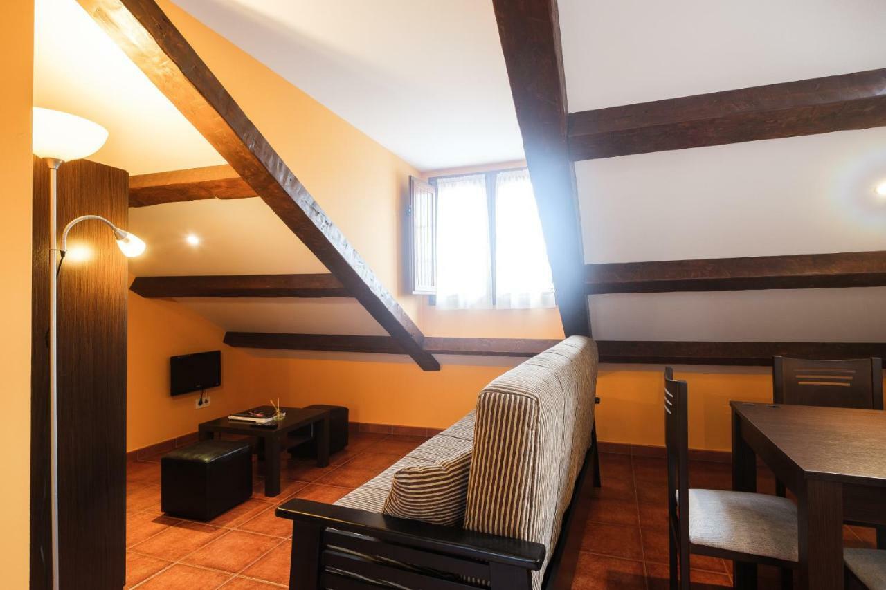 Apartamentos De Herminia Manzaneda  エクステリア 写真