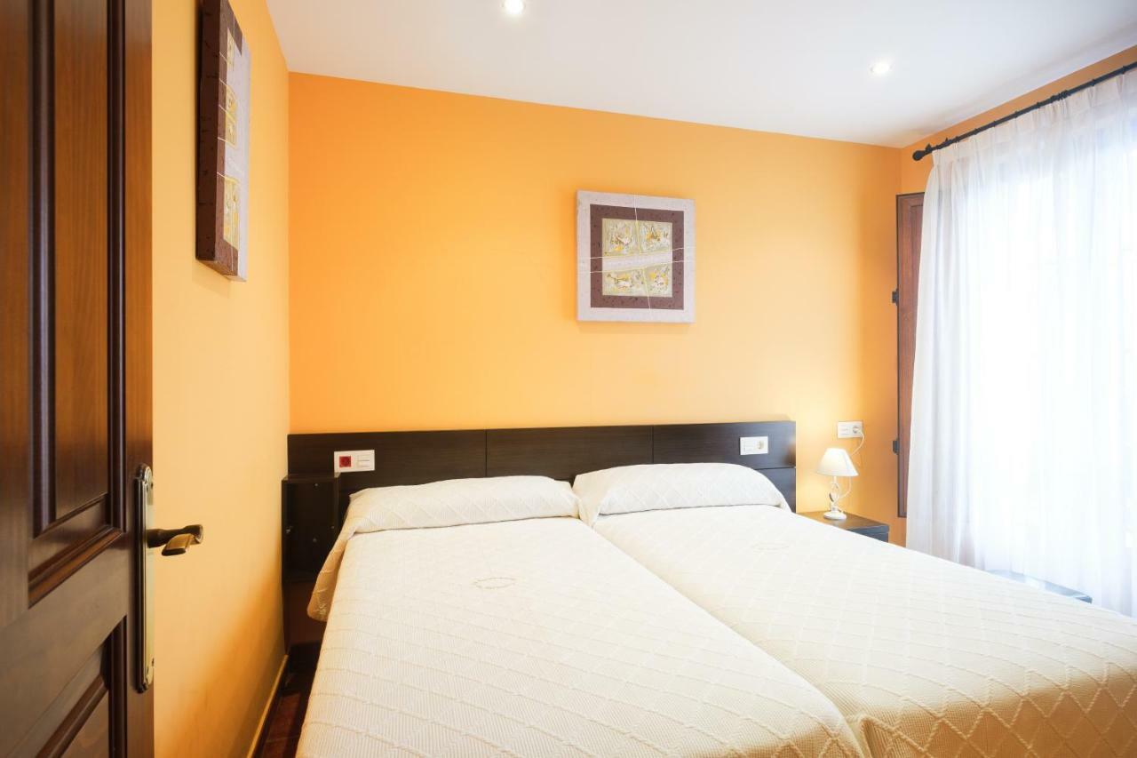 Apartamentos De Herminia Manzaneda  エクステリア 写真