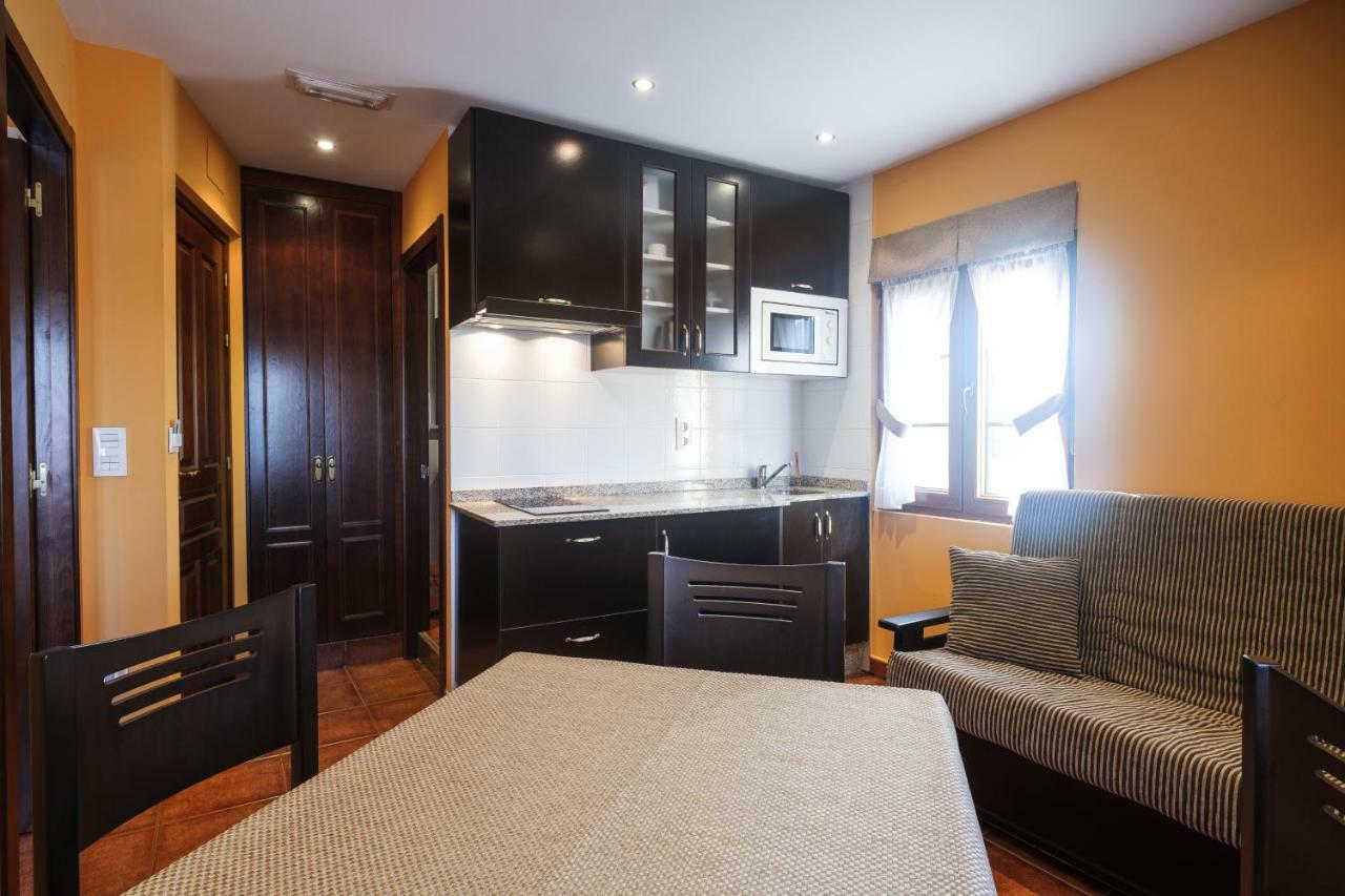 Apartamentos De Herminia Manzaneda  エクステリア 写真
