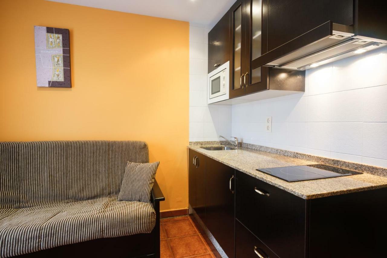 Apartamentos De Herminia Manzaneda  エクステリア 写真
