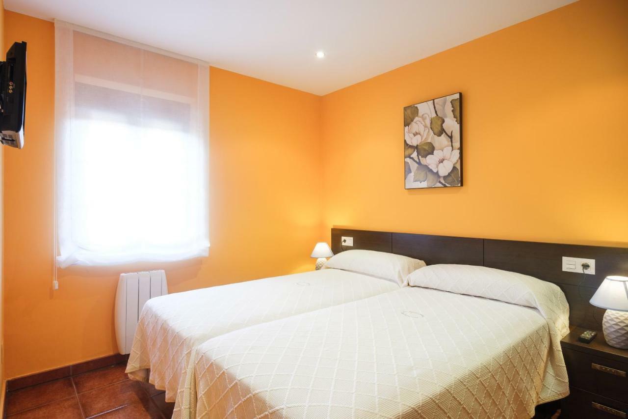 Apartamentos De Herminia Manzaneda  エクステリア 写真