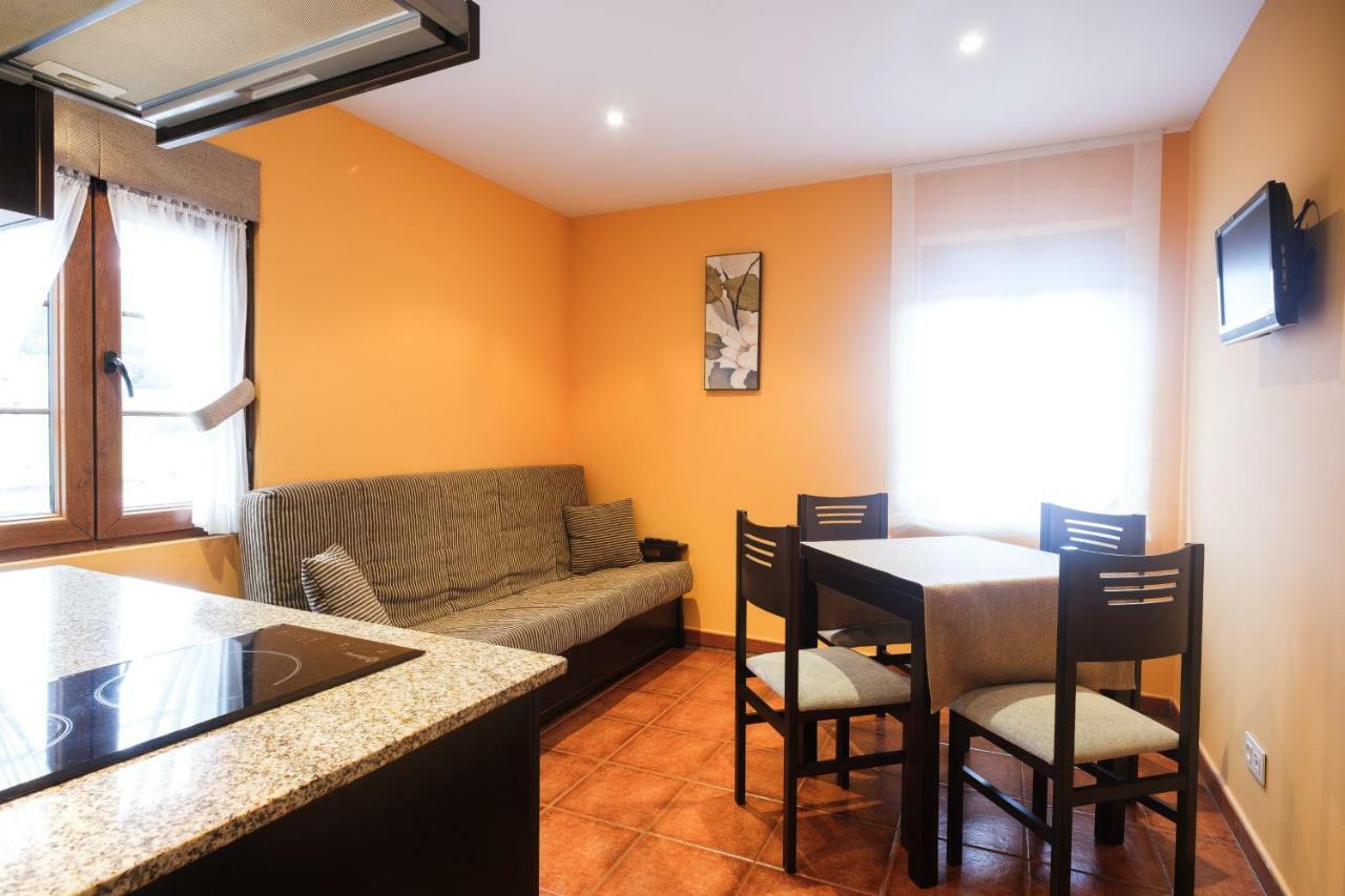 Apartamentos De Herminia Manzaneda  エクステリア 写真