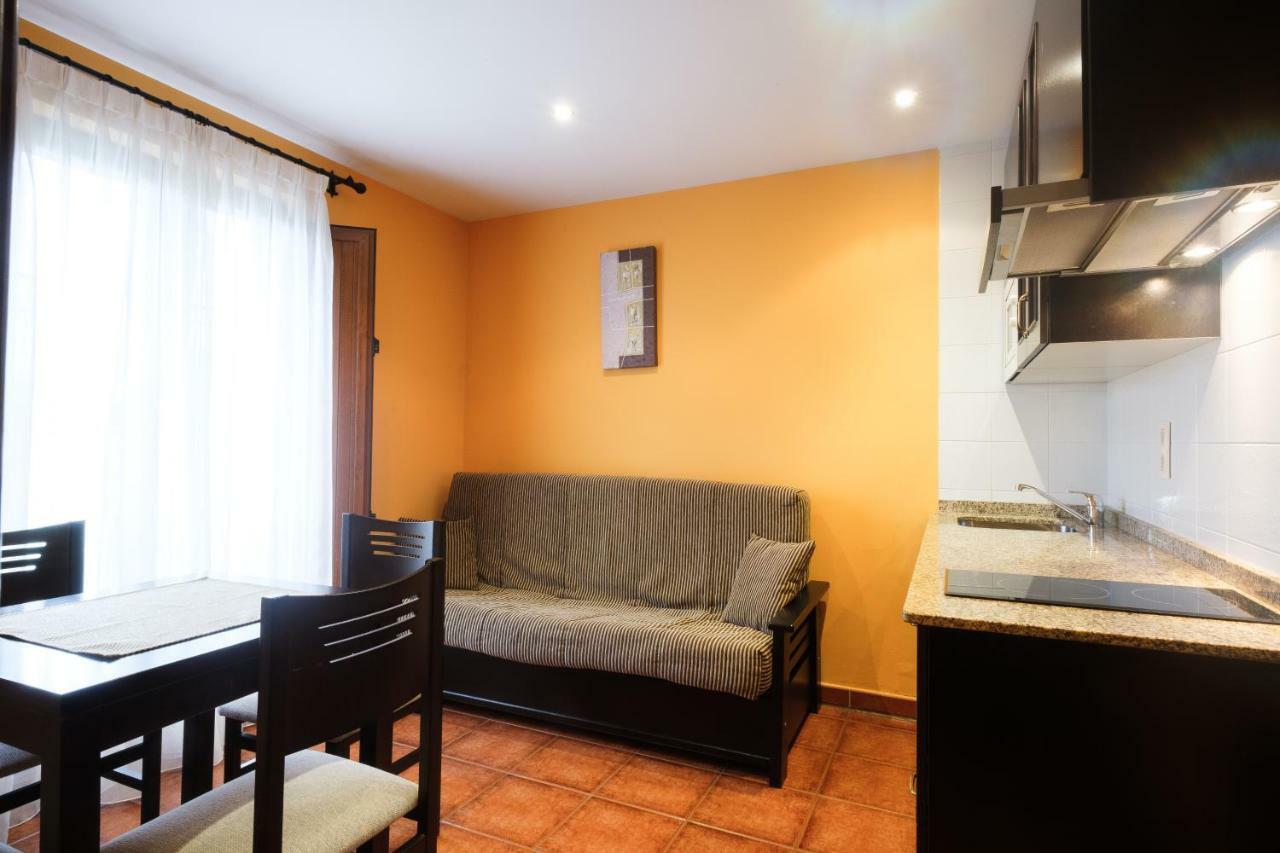 Apartamentos De Herminia Manzaneda  エクステリア 写真