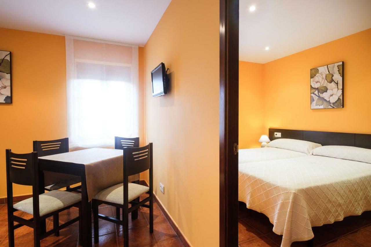 Apartamentos De Herminia Manzaneda  エクステリア 写真